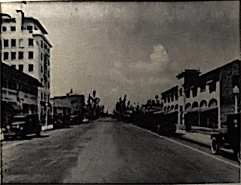 Roadway photograph from Deborah’s Lincoln Road brochure.